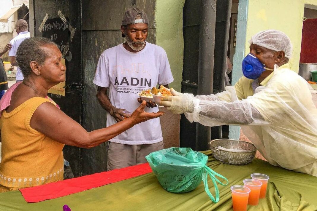 Governo quer projeto de cozinhas solidárias - 09/02/2023 - Mercado