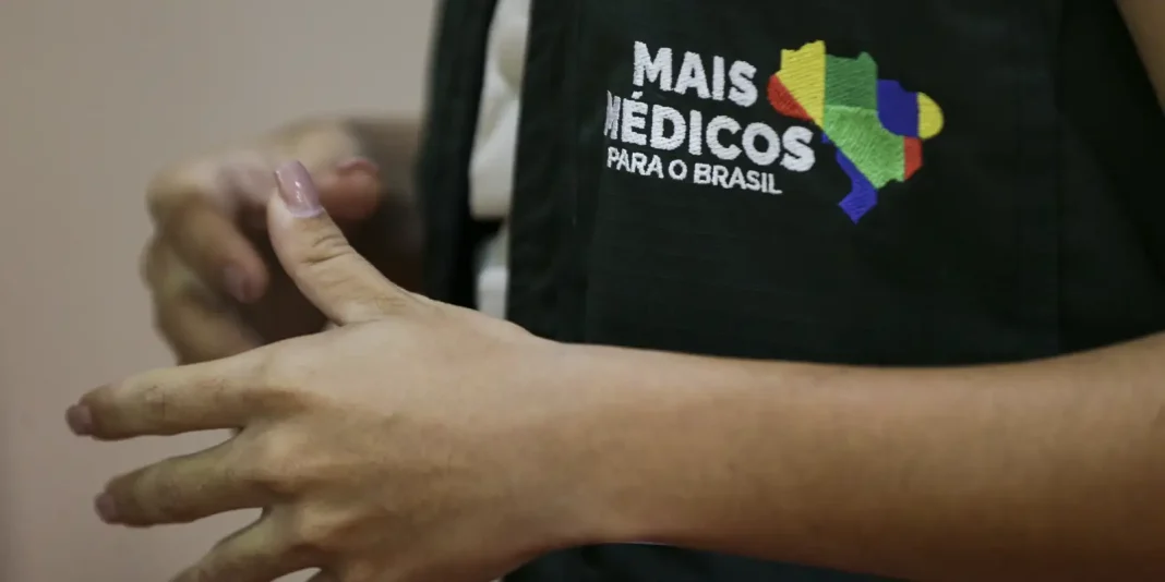 Mais Médicos chega a quase 80% dos municípios com população de até 52 mil habitantes.