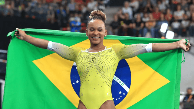 Rebeca Andrade garante a prata no individual geral na ginástica em Paris