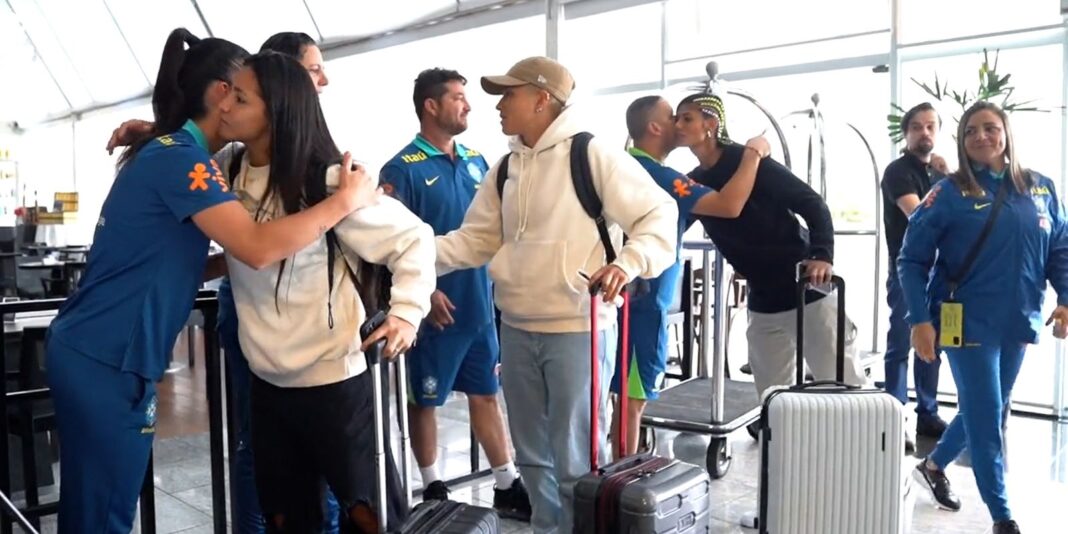 Seleção feminina chega ao ES para dois amistosos contra a Colômbia