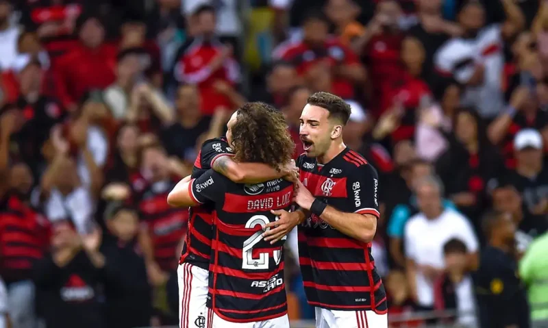 Flamengo vence o Cruzeiro e assume a liderança isolada do Brasileirão