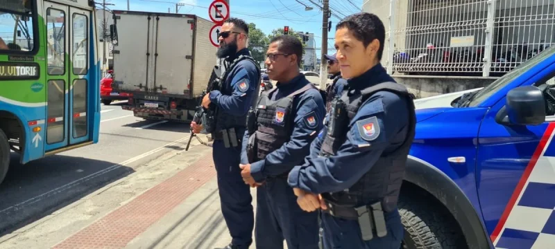 Dois suspeitos foram presos em 5 minutos em assalto a coletivo em Vitória