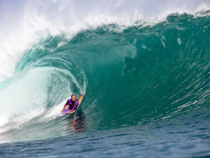 Neymara Carvalho compete no Circuito Catarinense de bodyboarding e se prepara para o pan-americano