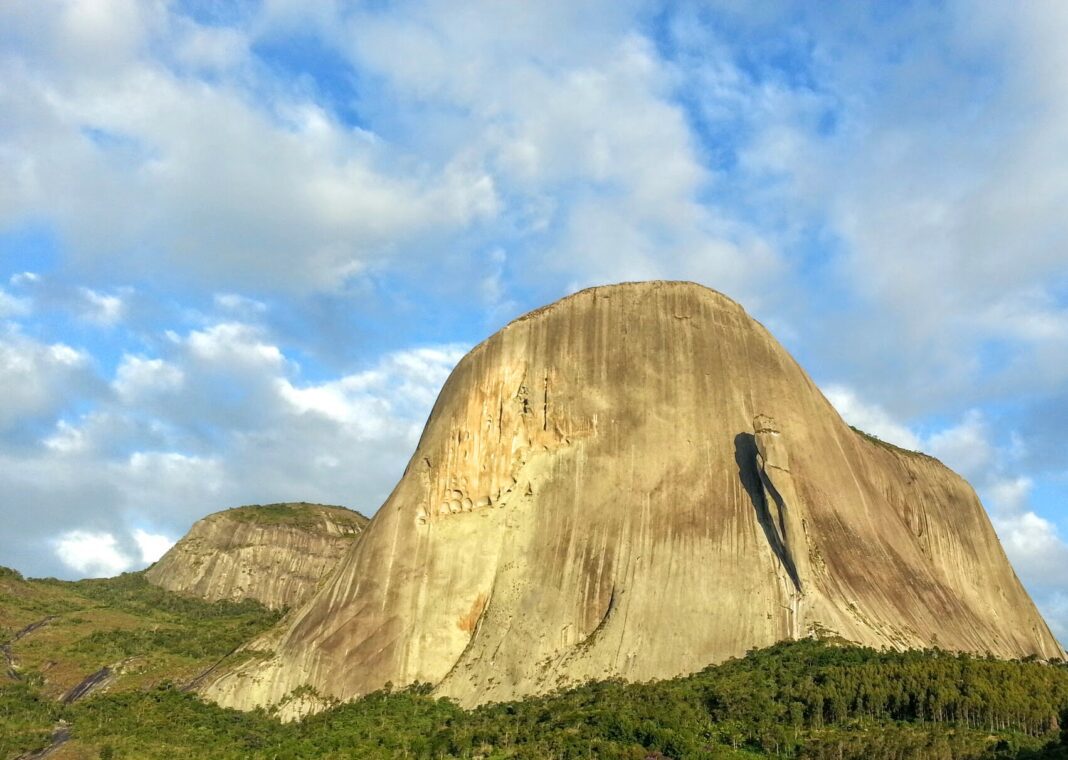 Conheça 6 razões para conhecer Pedra Azul