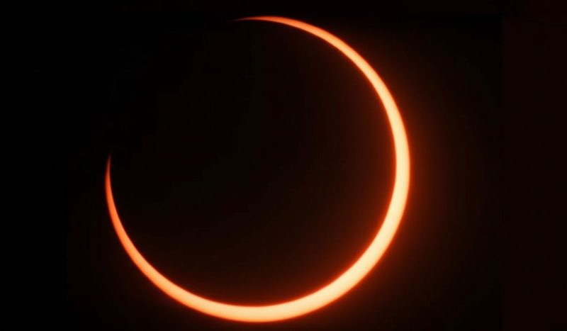 Eclipse solar anular fez um espetáculo no céu nesta terça-feira, 17